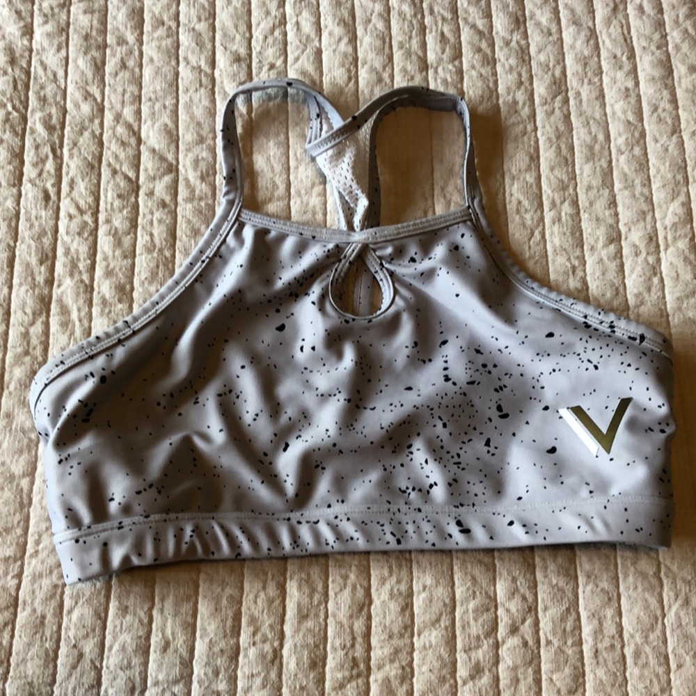 Vull high neck sports bra